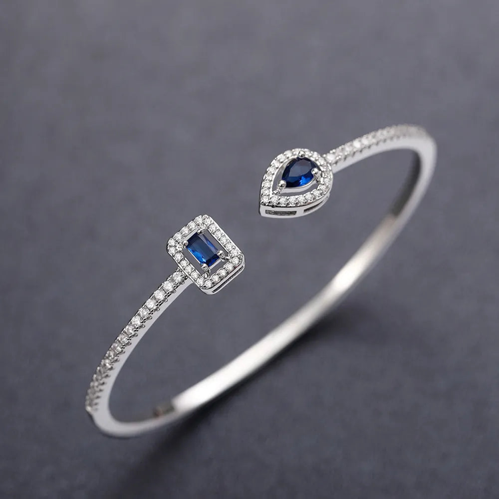 Luxurious Bracelet with Central Zirconias
