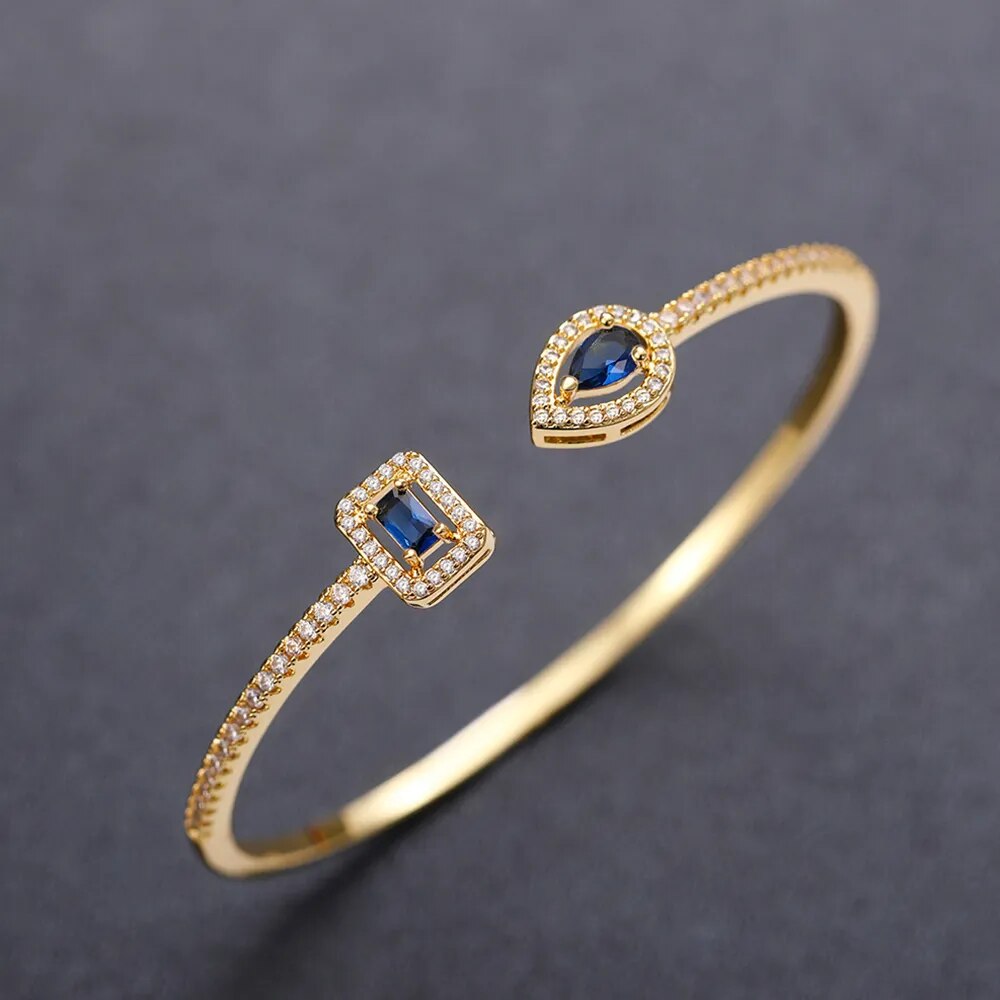 Luxurious Bracelet with Central Zirconias