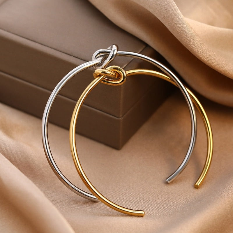 Smooth Knot Bracelet