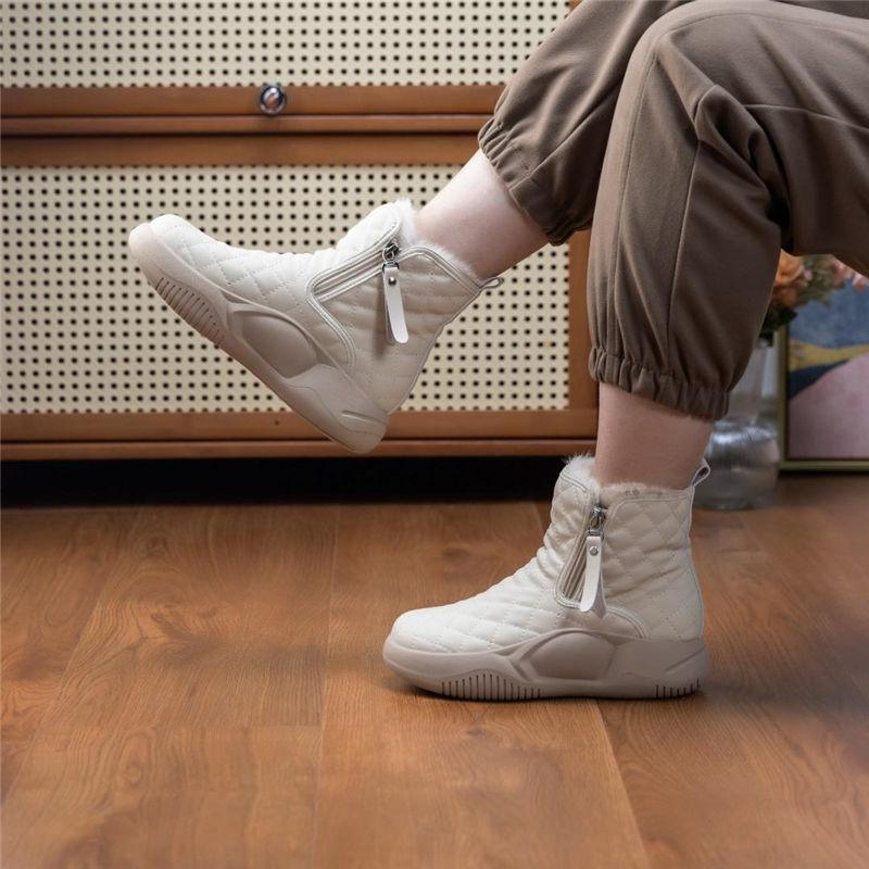 Women's Comfortable Plush Boot - Beatriz