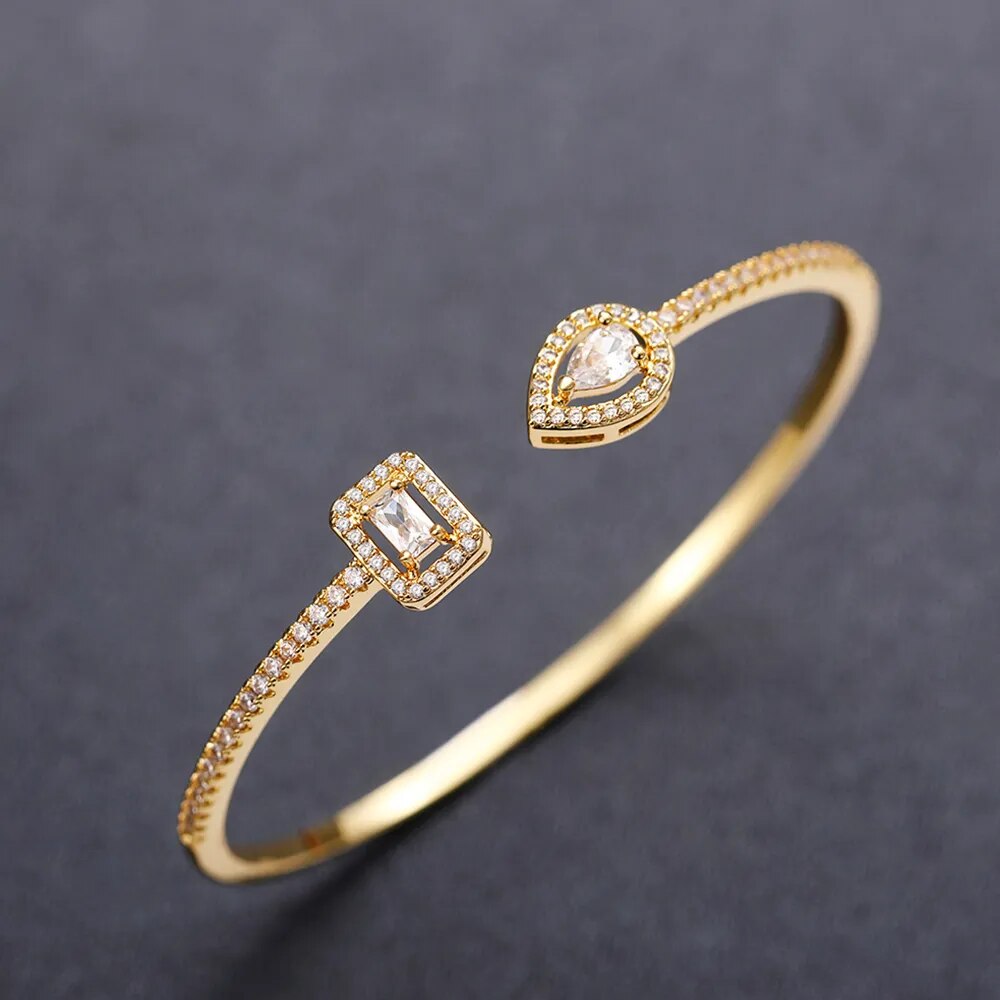 Luxurious Bracelet with Central Zirconias